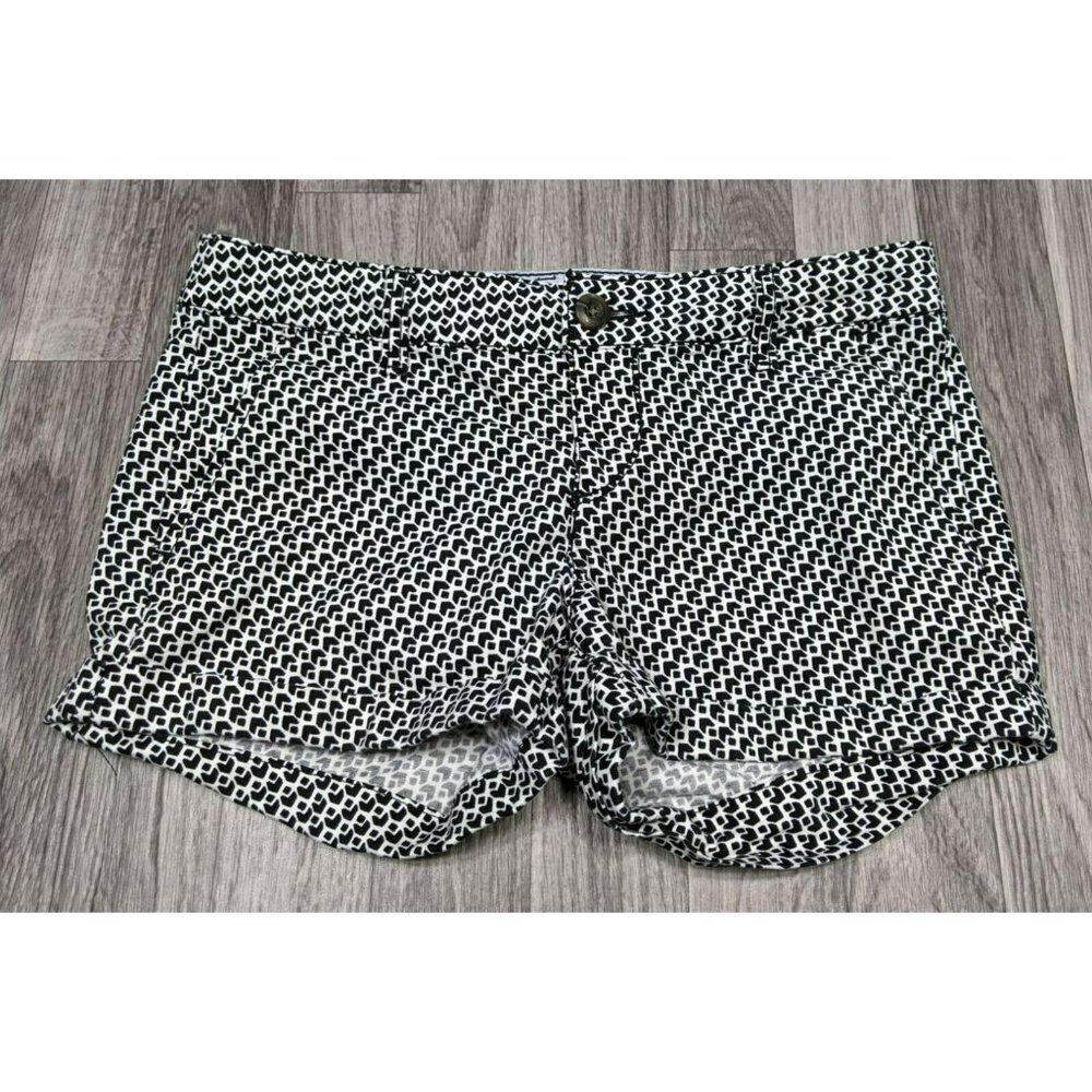 (3/$27) SO Juniors Size 3 Pockets Black White Geometric Cuffed Short Shorts